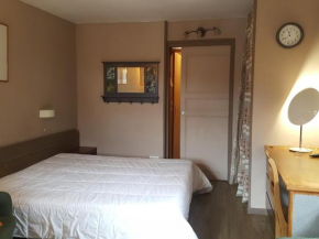 Studio au dernier étage avec balcon, Wifi et parking à Brides-les-Bains - FR-1-512-276